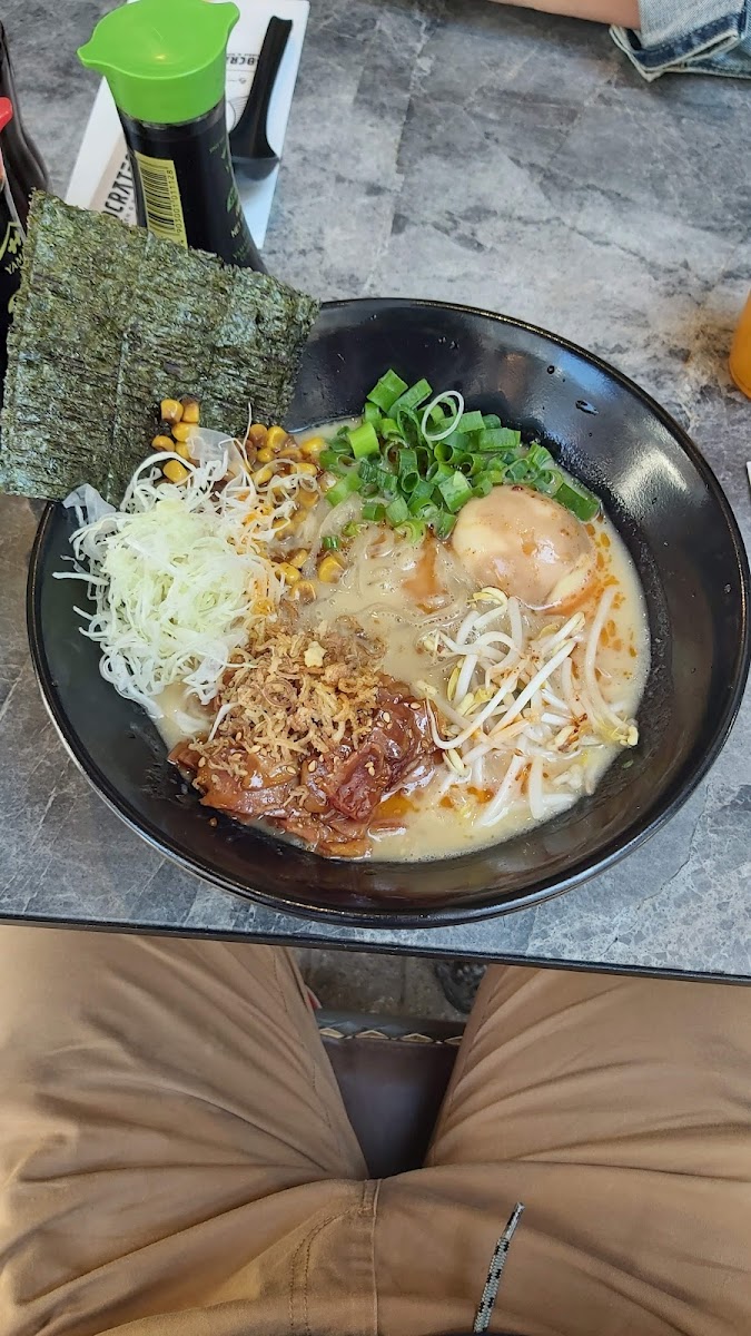 Tas Ramen & Sushi Bar-9